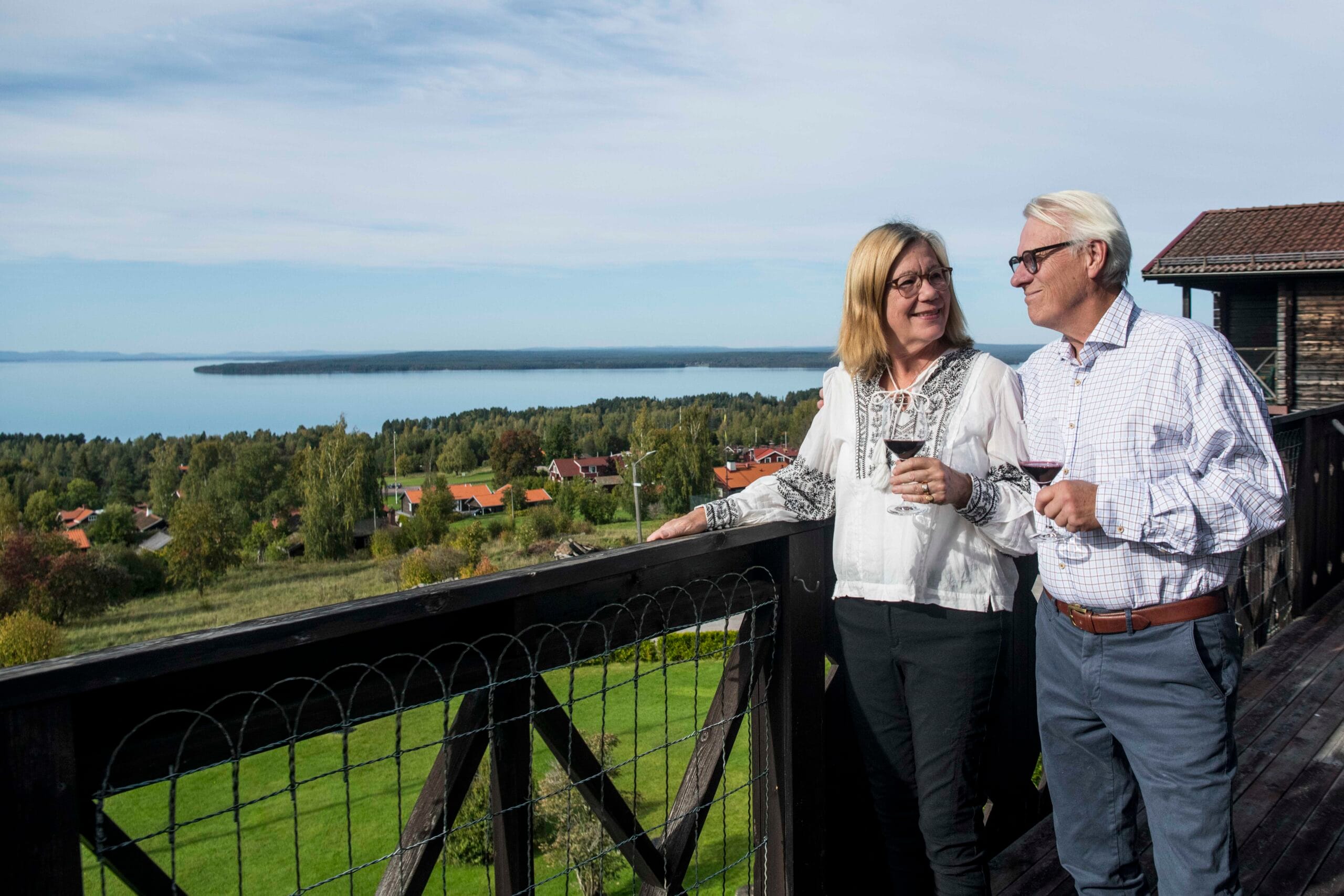 Lev livet efter 65 njut av utsikten i Tällberg